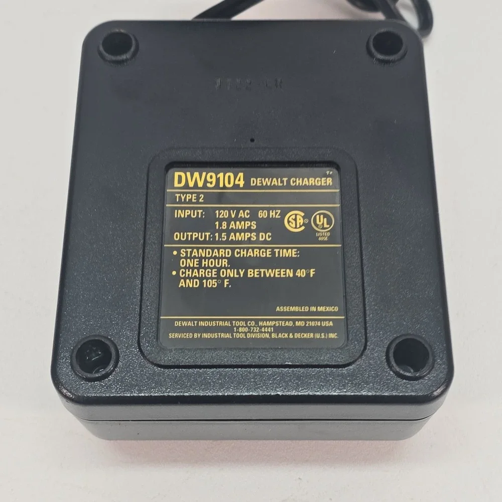 Dewalt Battery Charger DW9104 Standard One Hour Type 2 1.8 Amps 120V‎ OEM Black